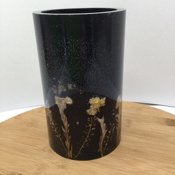 Handmade Acrylic dried flower vase - Picture 3 of 8